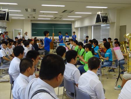 有明工業高等専門学校の吹奏楽部による演奏1