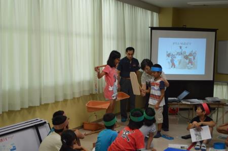 昔の道具の使い方を教えていただいています