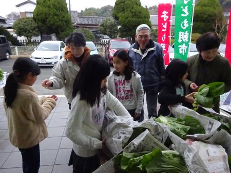 子ども朝市の様子3