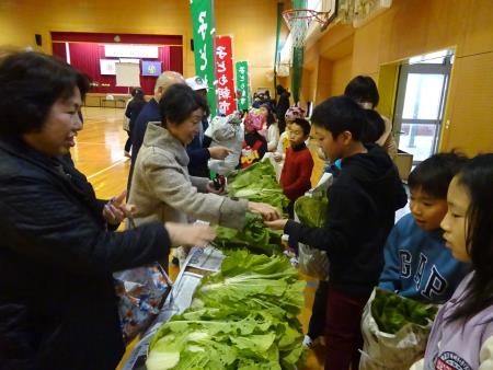 子ども朝市の様子1