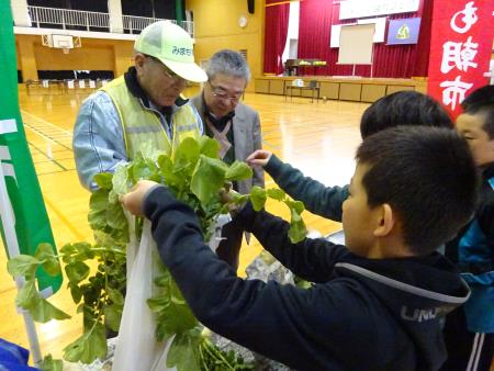 子ども朝市の様子2