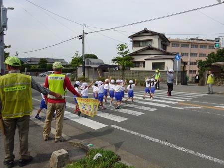 1見守り隊との歩行訓練.JPG