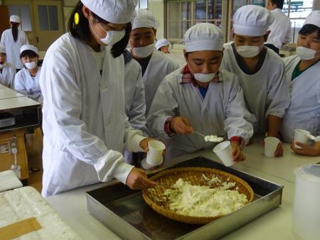 手鎌小豆腐、試食1.JP