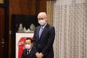 挨拶をされる西日本プラント工業株式会社 佐々木社長