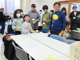ボール入れゲーム