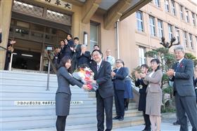 市長初登庁