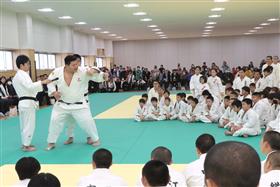 0405_総合体育館（おおむたアリーナ）開館記念式典実技指導02.JPG