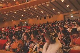 会場