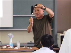 生地の難燃性を確かめる実験