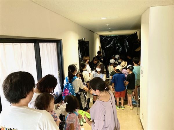 順番待ちの行列