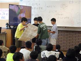 矢部小学校からメッセージカードの贈呈