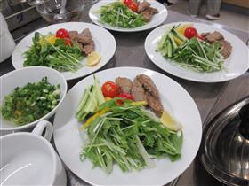 まぐろのごま焼き準備中