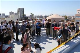 061103_市庁舎オープンデー　市庁舎ガイド.jpg