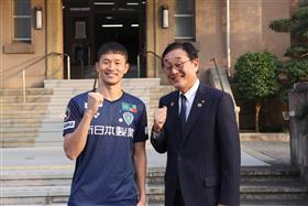 061211_アビスパ奈良選手大牟田訪問 (1).JPG
