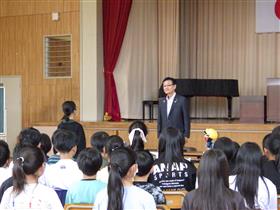 吉野小学校　はじめの児童挨拶