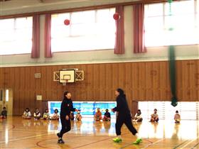 手本を示す堤選手