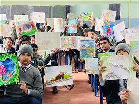 ネパールの生徒からのプレゼント