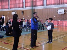 この活動について感想を述べる協賛企業の方