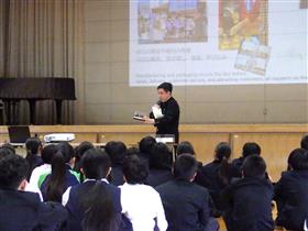 JCMについて説明する坂本さん