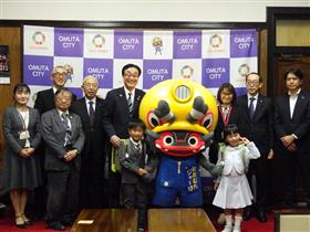 ジャー坊と記念写真