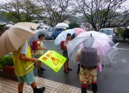 学校へ登校している写真 学校へ登校している写真