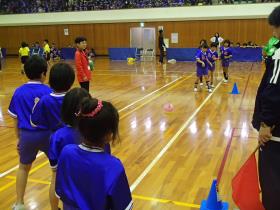 中学年の部のドッジボールラリー