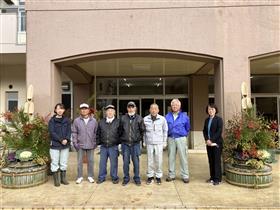 玉川小学校門松集合写真