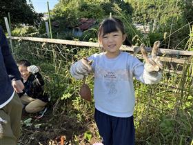 サツマイモ堀笑顔