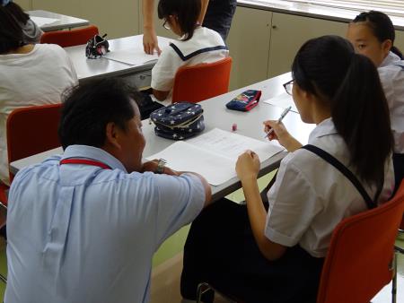 数学講座で先生に教えてもらっています 数学講座で先生に教えてもらっています